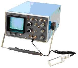 Segnale ed eco affidabili reali ultrasonici del rivelatore FD100 del difetto 4A/9V di analogo