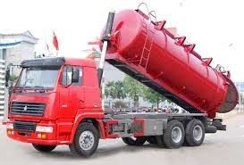 Metri cubici del camion 6 diesel rossi di aspirazione delle acque luride con profondità di aspirazione di 5m, EURO II